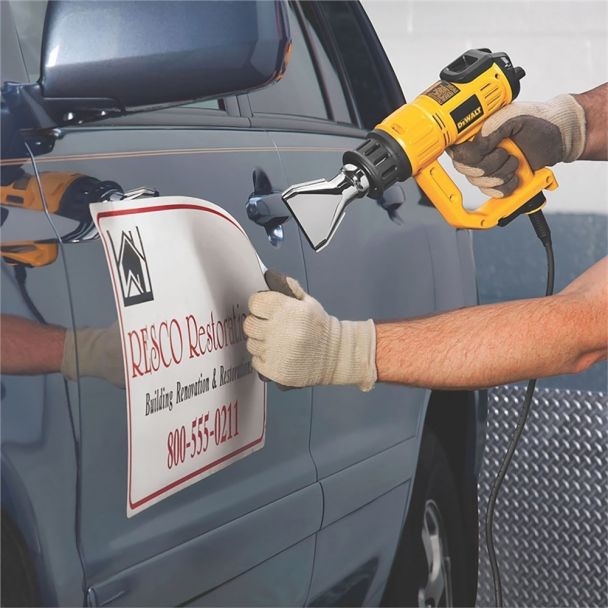 Dezlipire autocolant de pe masina cu suflanta cu aer cald DeWalt