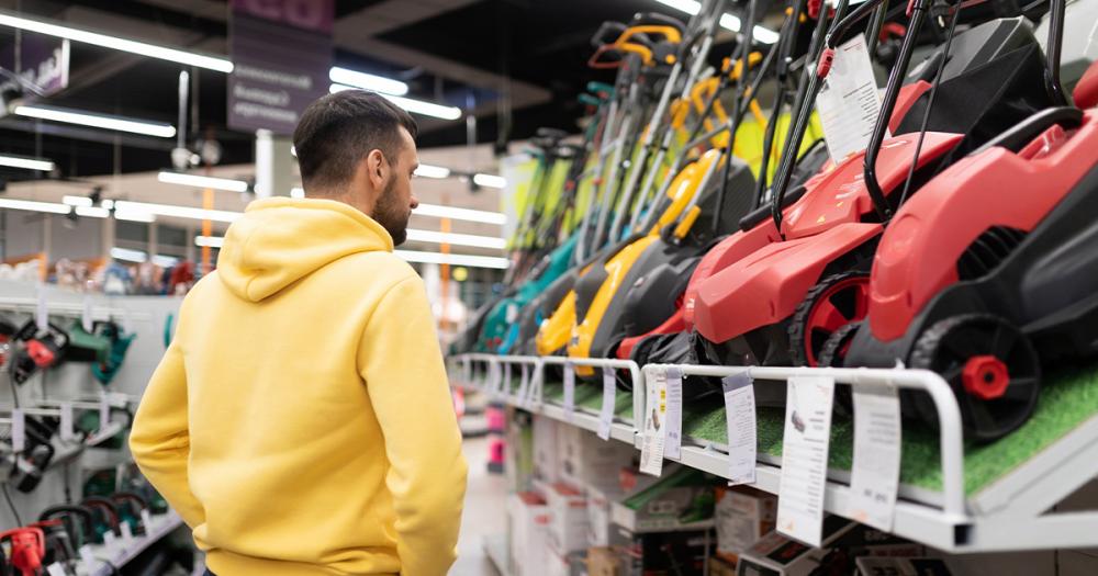 Da viata gradinii din visurile tale cu masina potrivita de tuns iarba