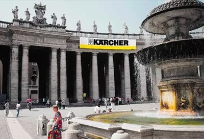 Karcher curata Piata Sf Petru din Vatican