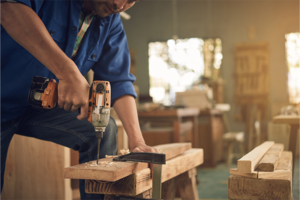 Scule electrice pentru montarea mobilei acasa