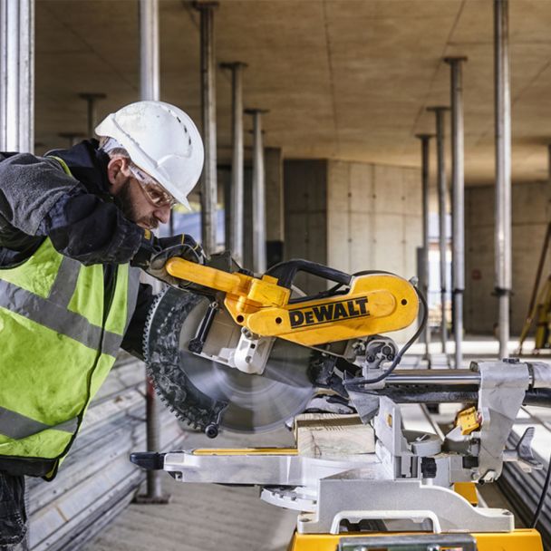 Fierastrau circular DeWalt