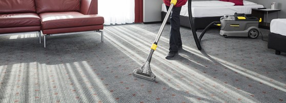 Curatarea covoarelor din hoteluui cu aparat cu spalare injectie extractie