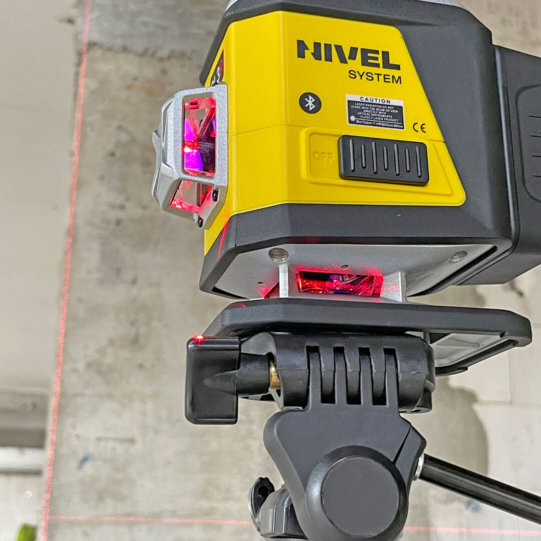 Nivela laser cu linii 3 x 360° Nivel System CL3R, fascicul rosu, 30/70m, acumulator 3,7 V, geanta transport