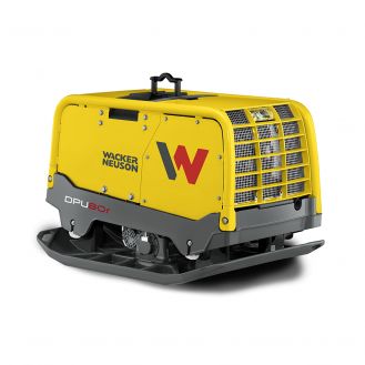 Placa compactoare reversibila Wacker Neuson DPU80rLem670, diesel, racire cu apa, greutate 709 kg, forta de impact 80 kN, pornire electrica, telecomanda