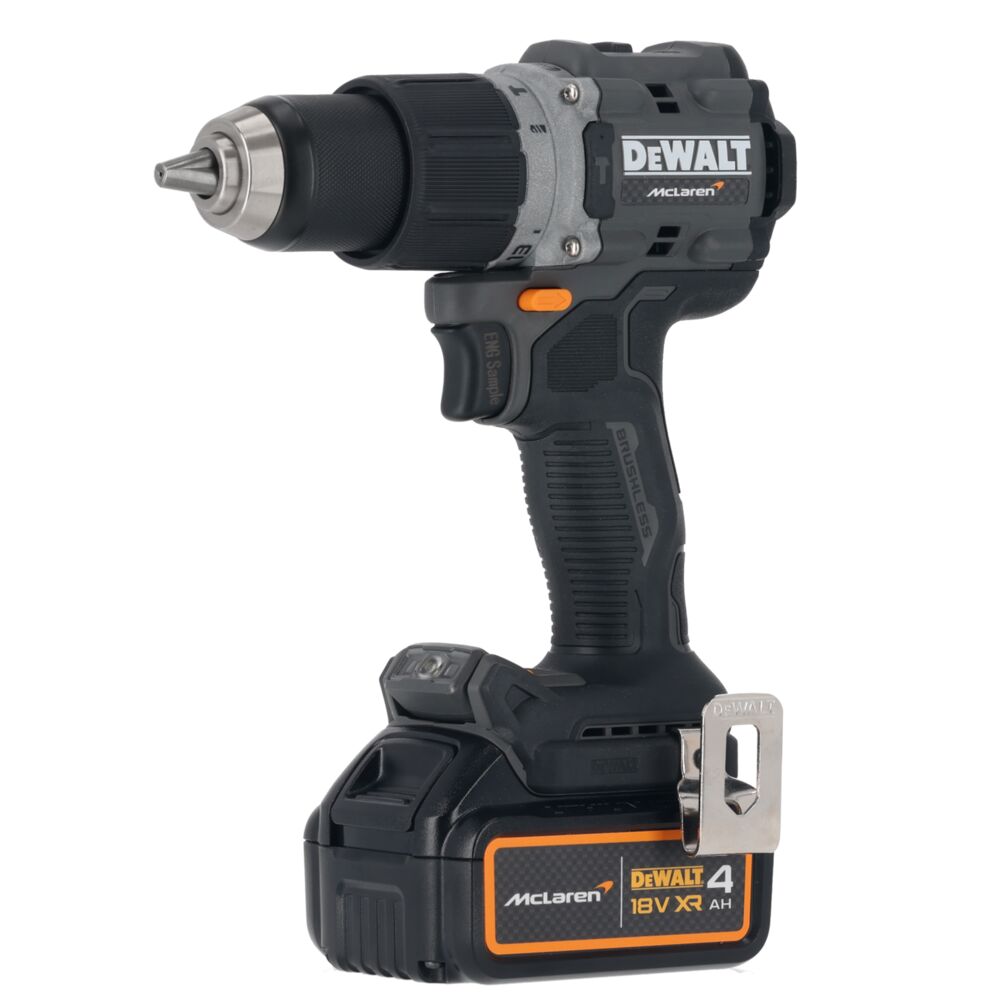 Set 2 masini DeWalt DCK200MM2T, editie speciala McLaren, cu 2 acumulatori XR 18V / 4.0 Ah si incarcator in valiza TSTAK - imagine 2