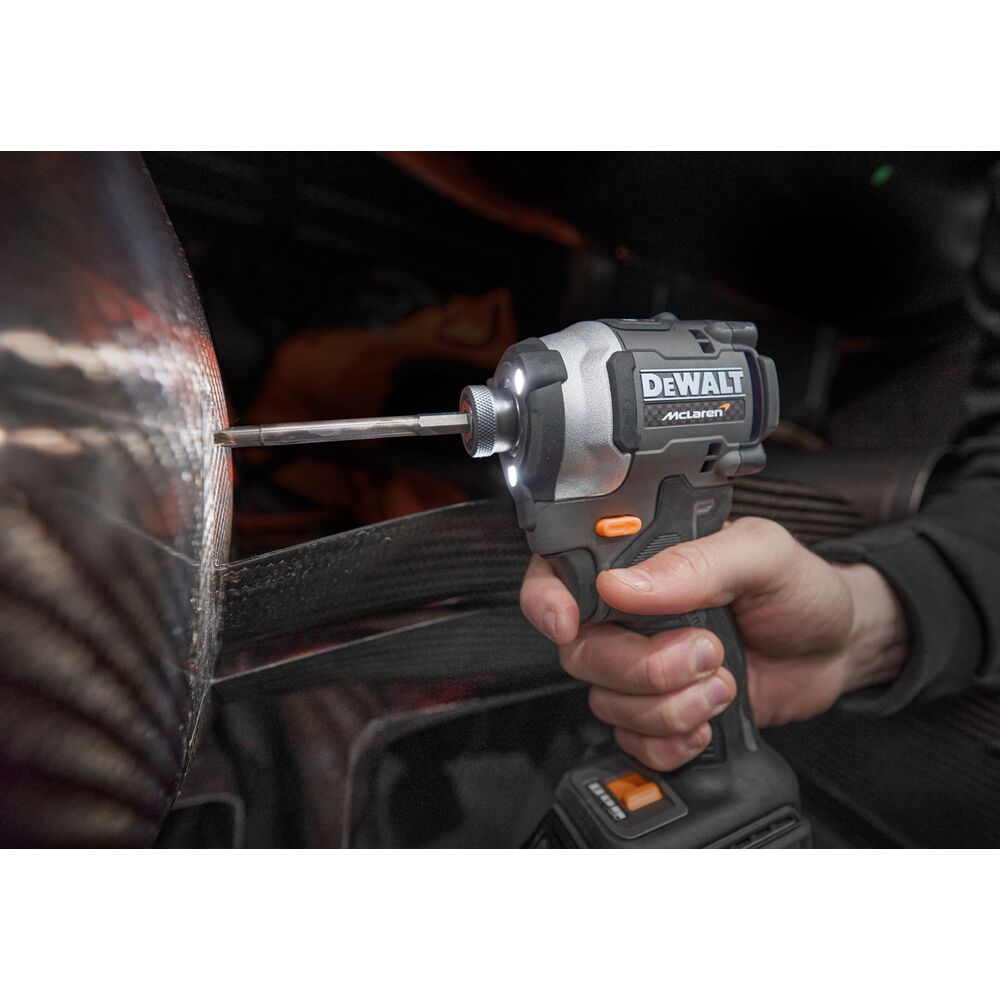Set 2 masini DeWalt DCK200MM2T, editie speciala McLaren, cu 2 acumulatori XR 18V / 4.0 Ah si incarcator in valiza TSTAK - imagine 6