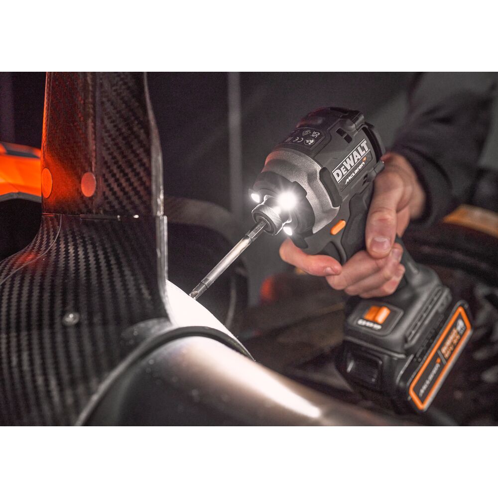 Set 2 masini DeWalt DCK200MM2T, editie speciala McLaren, cu 2 acumulatori XR 18V / 4.0 Ah si incarcator in valiza TSTAK - imagine 7