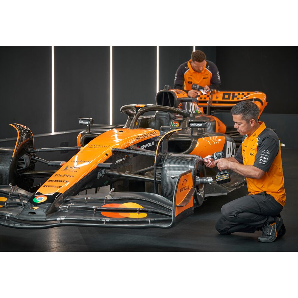 Set 2 masini DeWalt DCK200MM2T, editie speciala McLaren, cu 2 acumulatori XR 18V / 4.0 Ah si incarcator in valiza TSTAK - imagine 9
