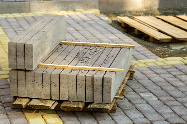 Materiale necesare si optiuni pentru pavarea curtii